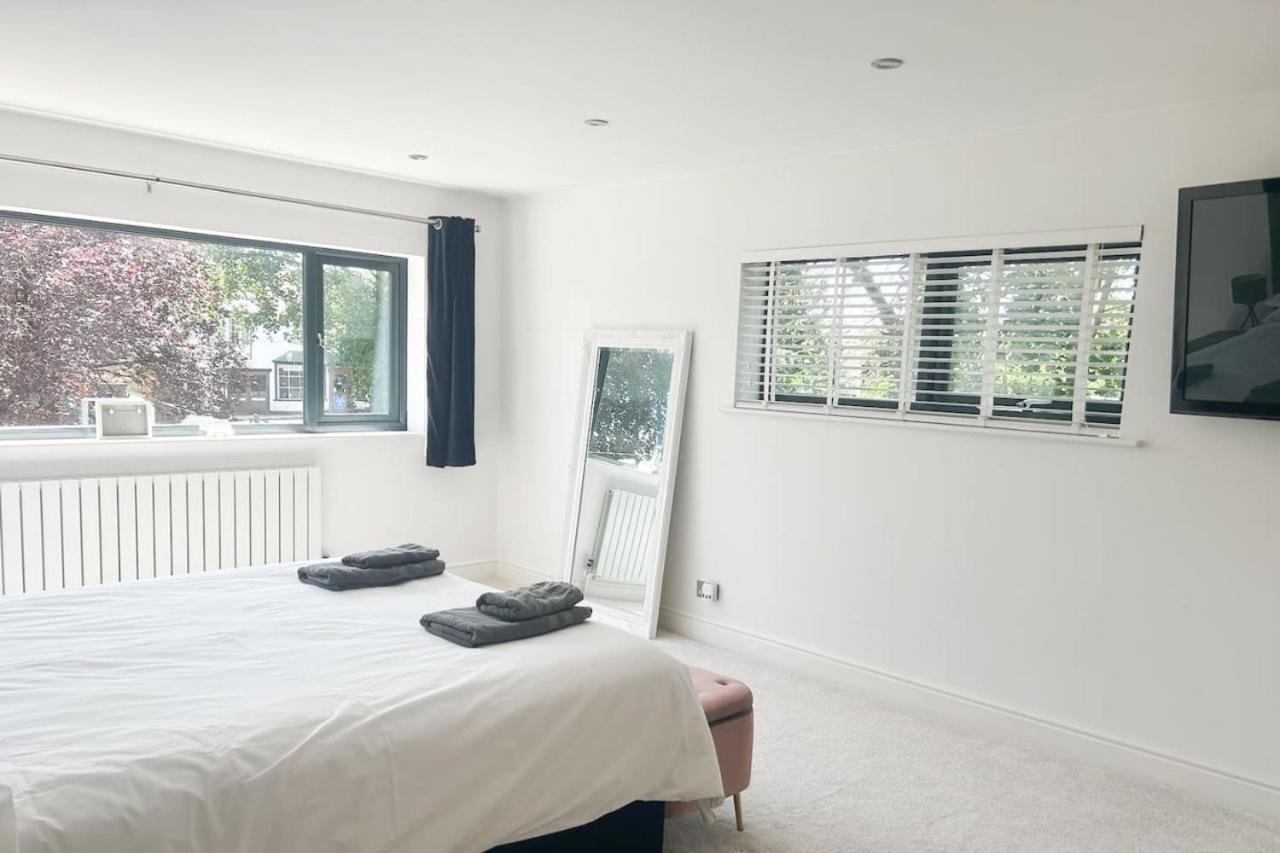 Luxe 5 Bed House In Guildford. Morden Amenities Villa Normandy Eksteriør bilde