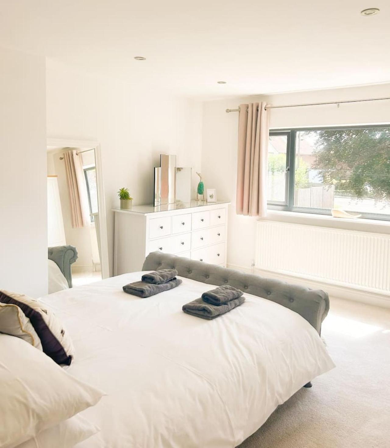 Luxe 5 Bed House In Guildford. Morden Amenities Villa Normandy Eksteriør bilde