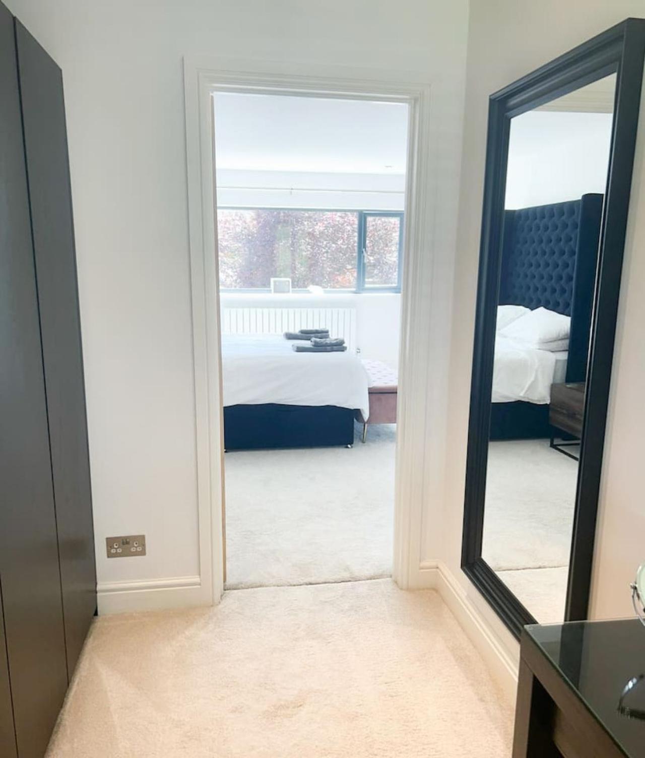 Luxe 5 Bed House In Guildford. Morden Amenities Villa Normandy Eksteriør bilde