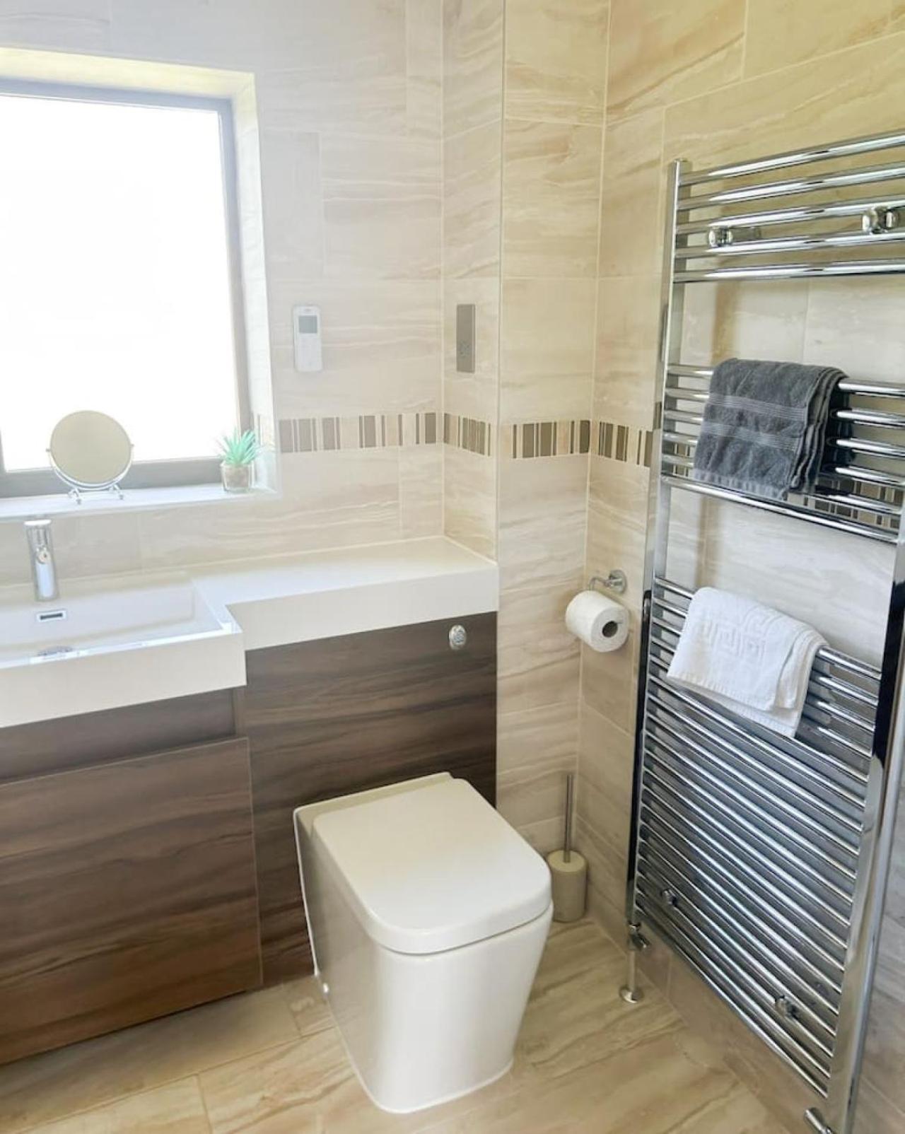 Luxe 5 Bed House In Guildford. Morden Amenities Villa Normandy Eksteriør bilde