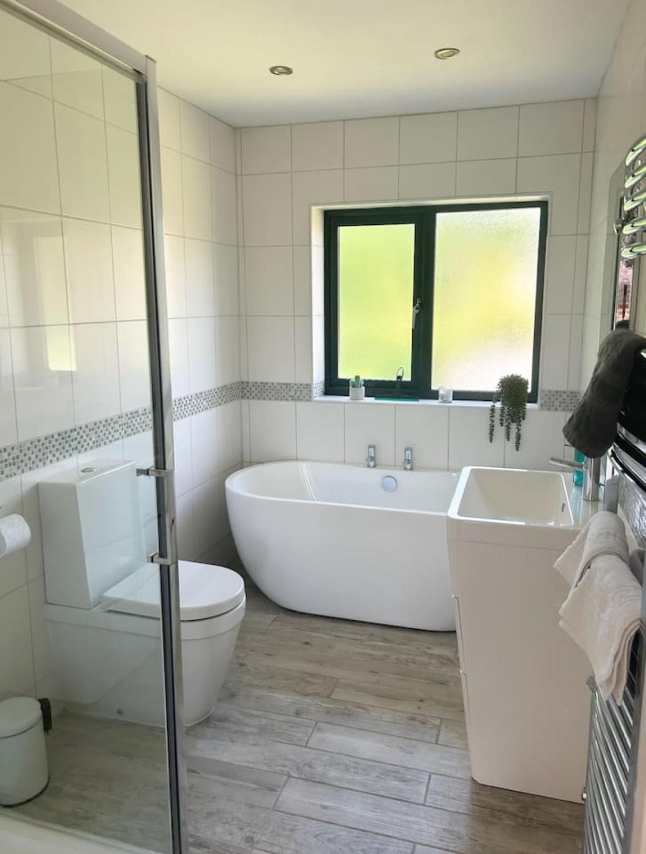 Luxe 5 Bed House In Guildford. Morden Amenities Villa Normandy Eksteriør bilde